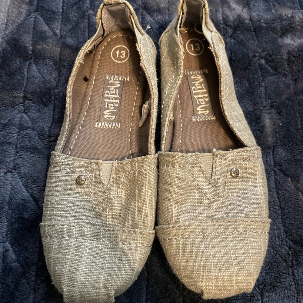 Mad Paw Girls Flats Size 13